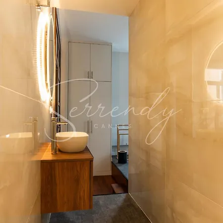 Stylish 1-bedroom Near Beaches & Croisette * Cannes